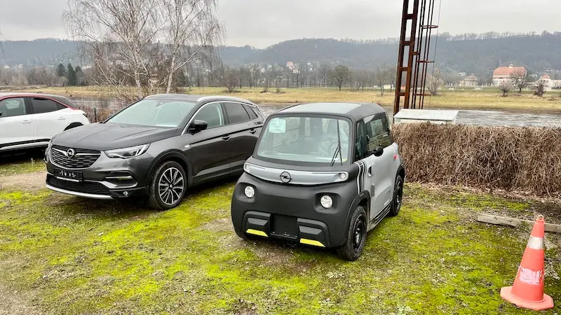 bildkurz-gereistopel-rocks-e Der Opel Rocks-e
