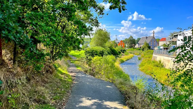 Der Fußweg an der Müglitz