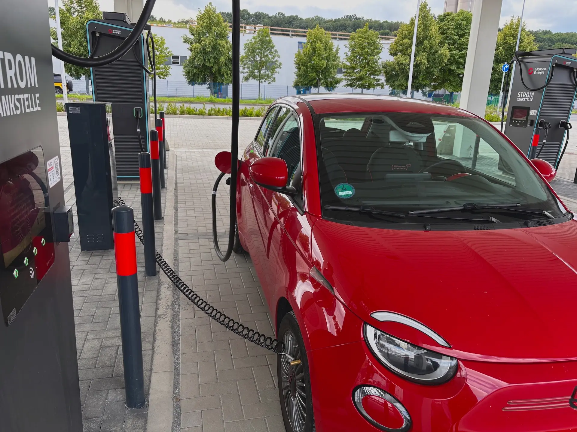 Laden und Reifendruck prüfen bei meinem FIAT 500e