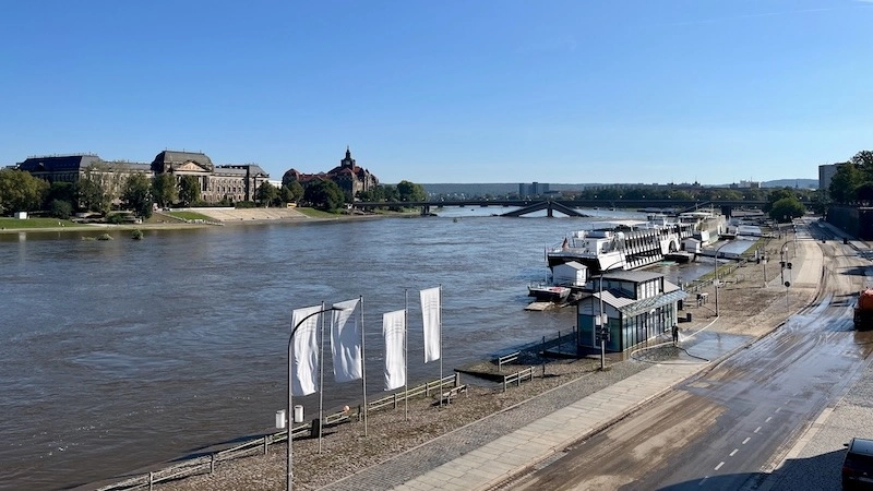 Die Carolabrücke in Dresden kurz nach dem Einsturz